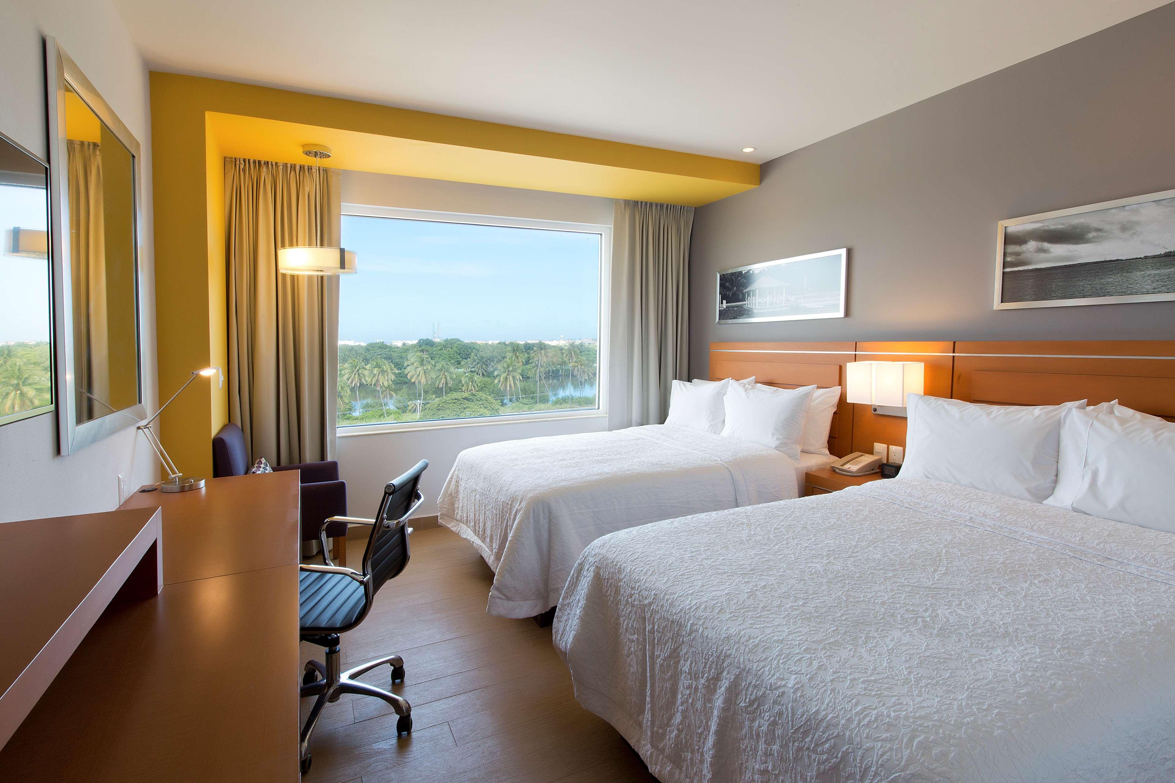 Hampton Inn & Suites By Hilton Paraíso Exteriör bild