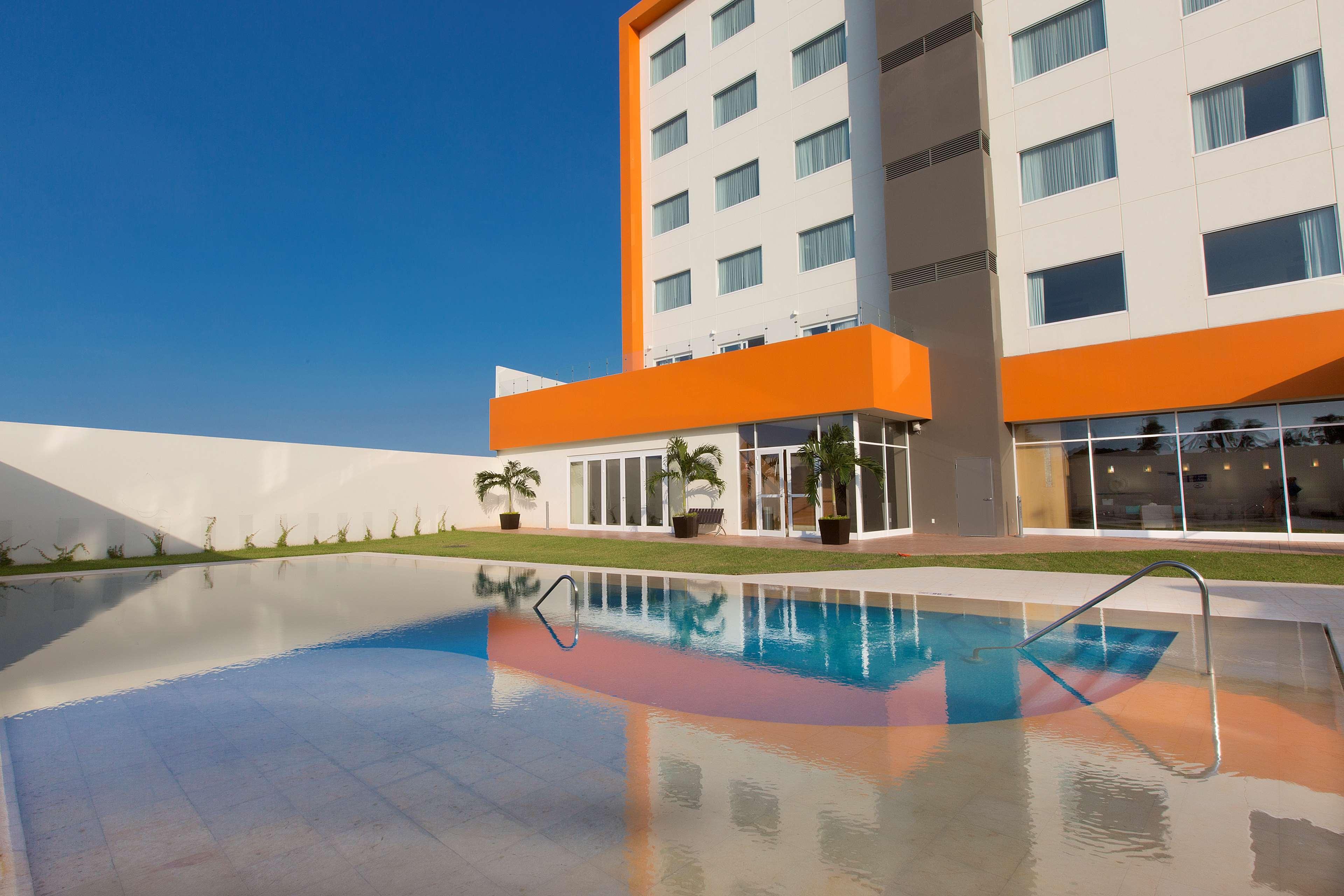 Hampton Inn & Suites By Hilton Paraíso Exteriör bild