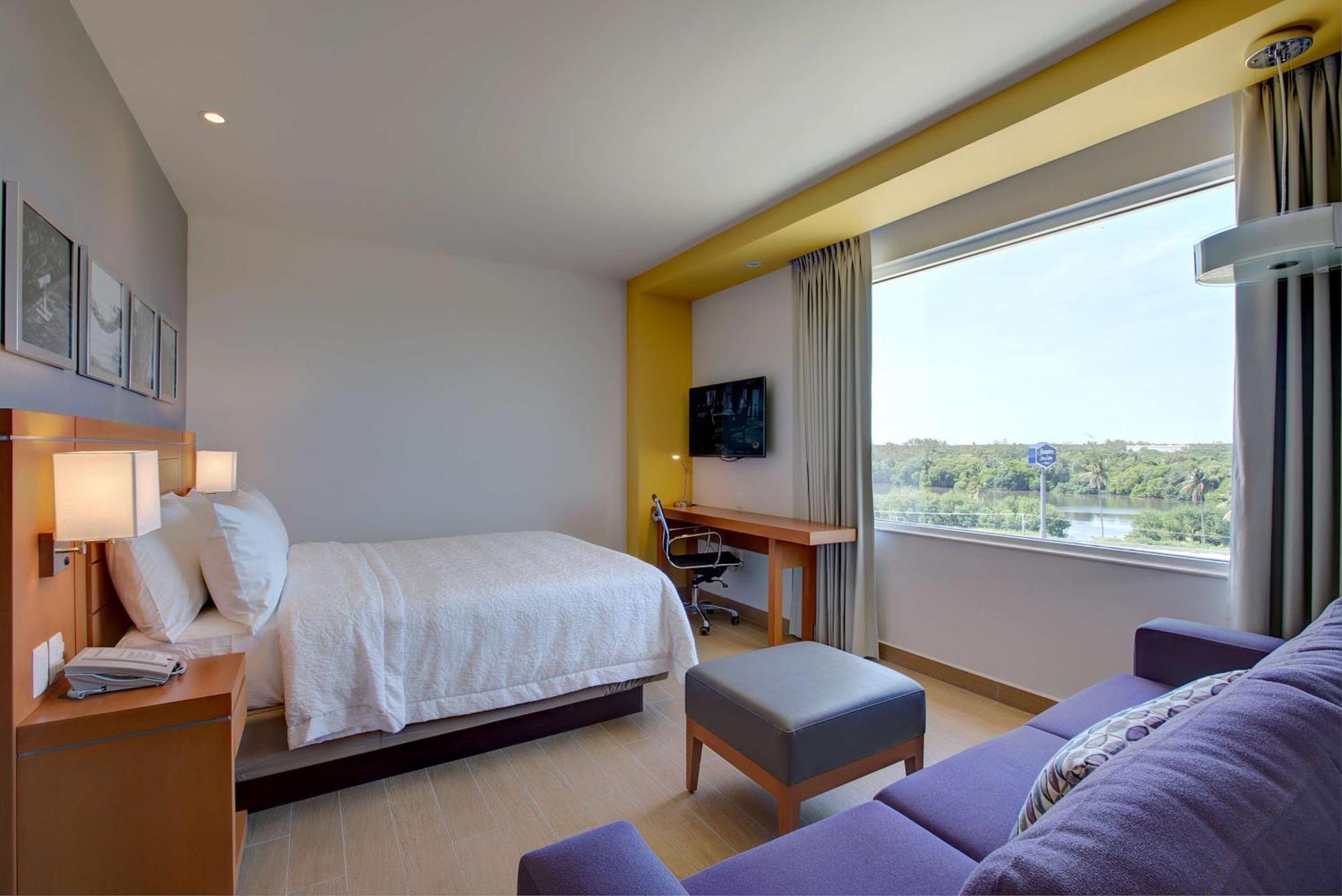 Hampton Inn & Suites By Hilton Paraíso Exteriör bild