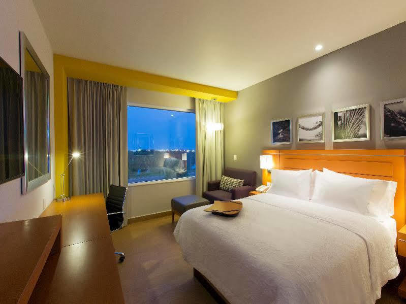 Hampton Inn & Suites By Hilton Paraíso Exteriör bild