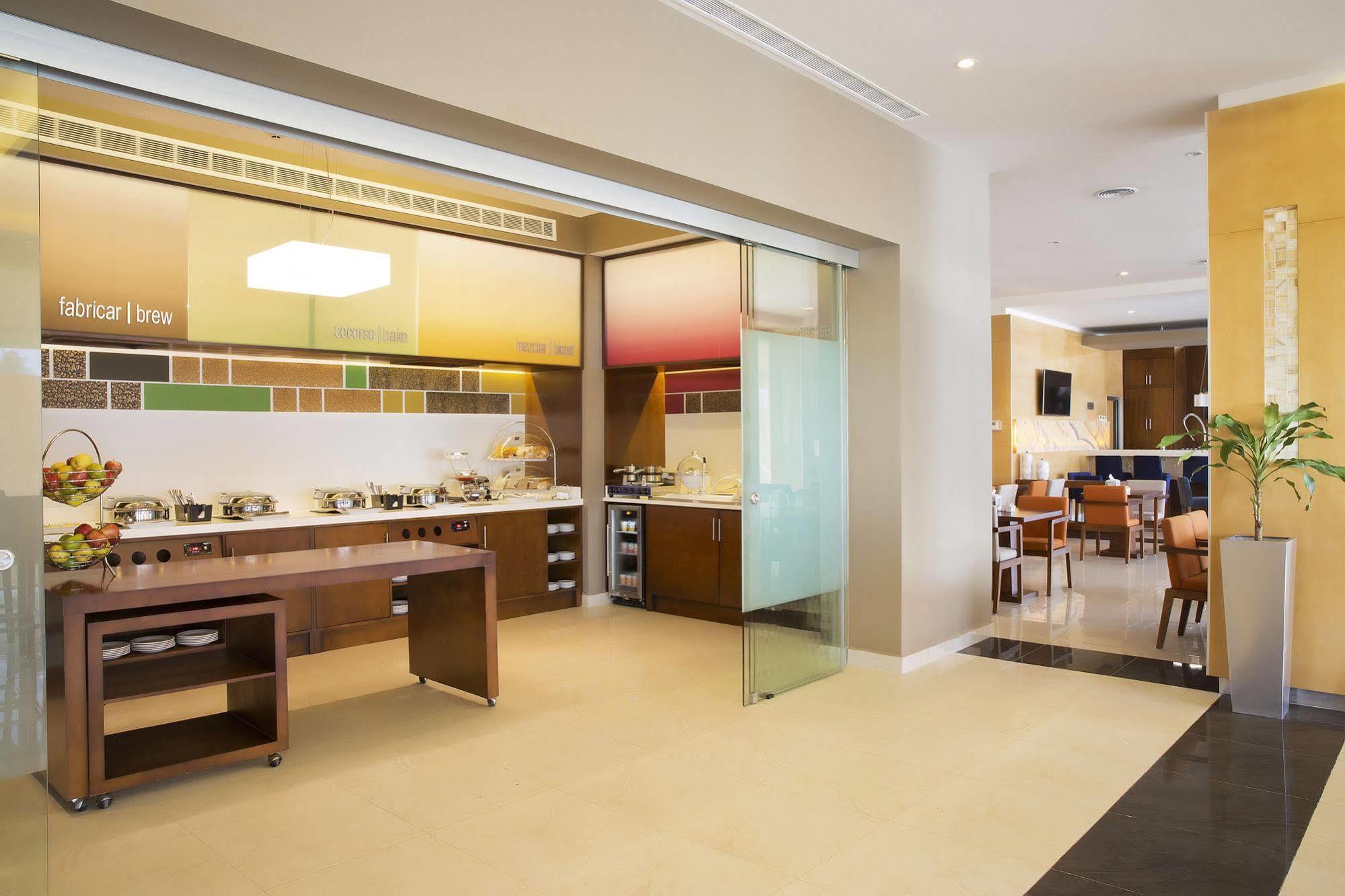Hampton Inn & Suites By Hilton Paraíso Exteriör bild